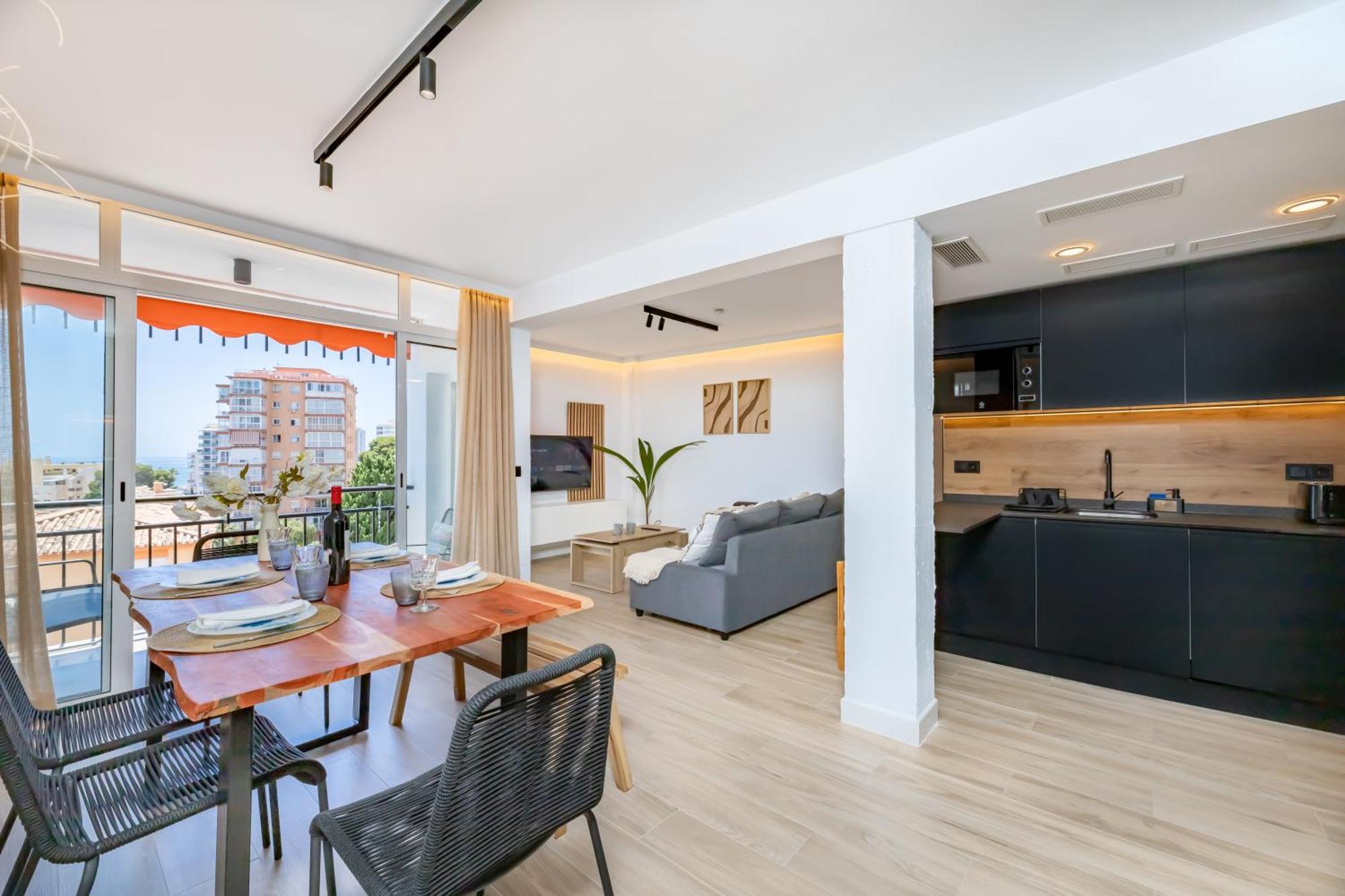 Apartamento Con Vistas Al Mar Cerca Del Puerto Benalmadena Exterior photo